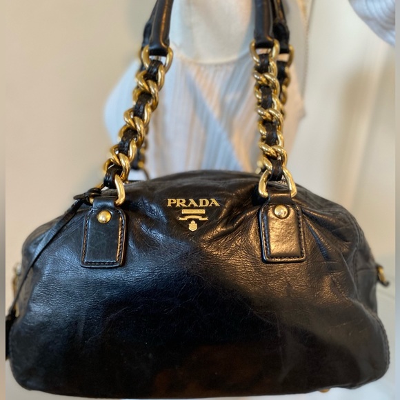 Rock this amazing leather bag - Picture 2 of 16